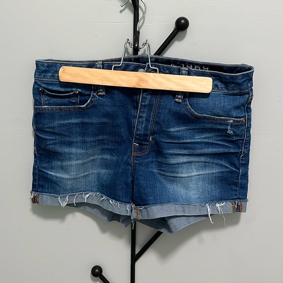 Gap Slim Cutoffs Waist 28 - Picture 1 of 3